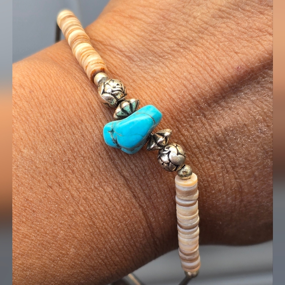 Vintage Native American style heishi chunky howlite turquoise shells bracelet